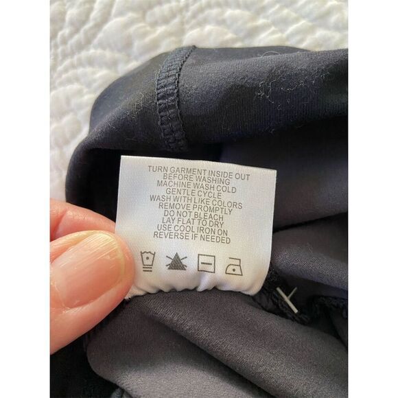 Threads 4 Thought NWOT Black Camo Leggings Size XS High-Rise Eco-Friendly - Picture 4 of 12